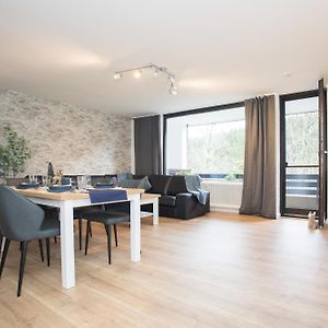 Deluxe Apartment For 5 - Sauna & Pool - Free Parking